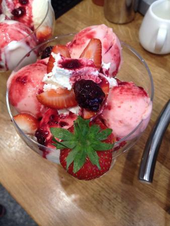 Roberto Authentic Italian Gelato